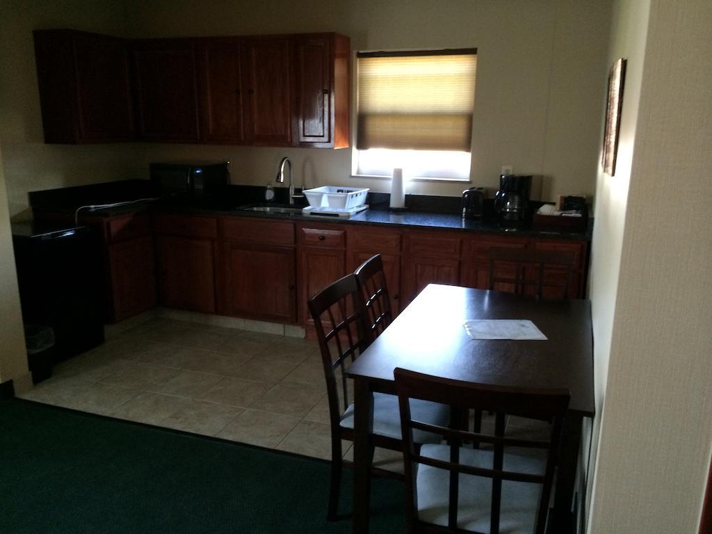 Pacer Inn & Suites Motel Delaware Værelse billede
